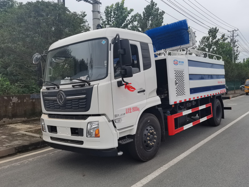 東風(fēng)天錦隧道清洗車(chē)