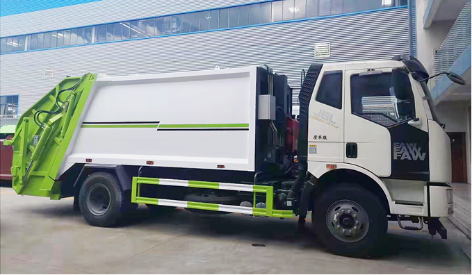 解放J6，13方壓縮垃圾車