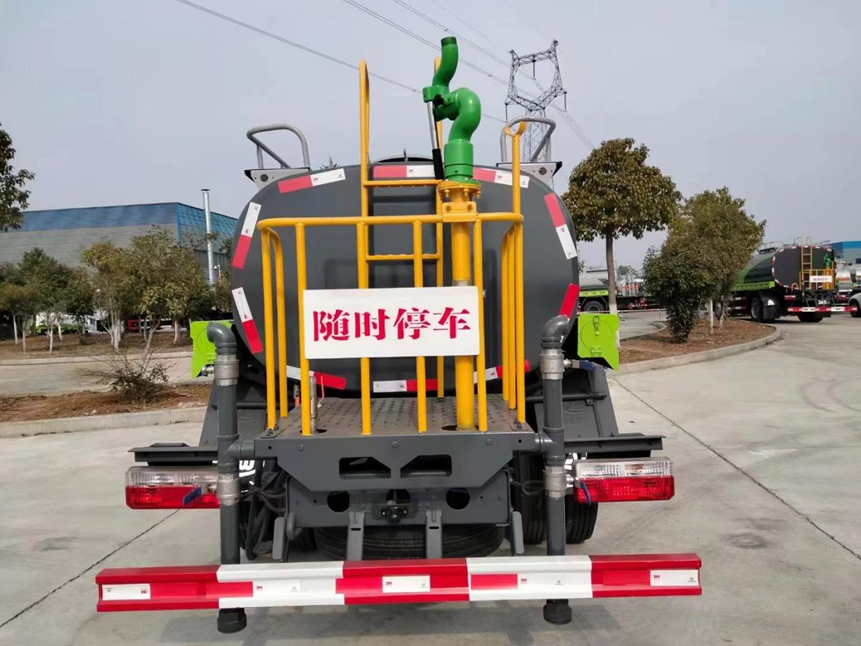 D6.F6系列4.84方綠化噴灑車(chē)