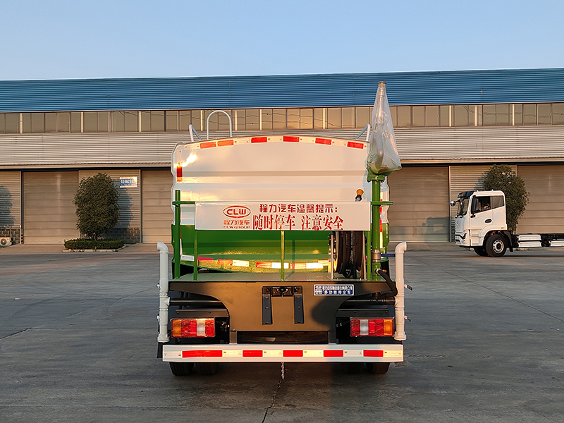 重汽藍(lán)牌7方抑塵車(chē)140馬力-藍(lán)牌